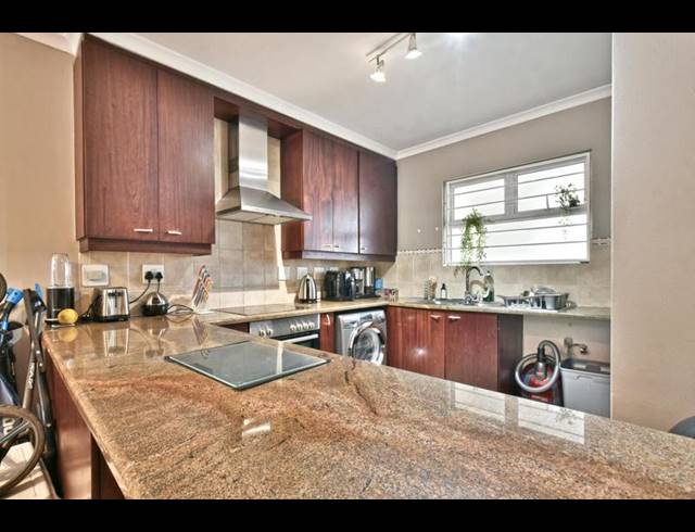 2 BEDROOM APARTMENT FOR SALE IN HYDE PARK